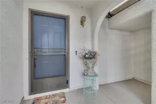 Photo #3: 2610685 Listing