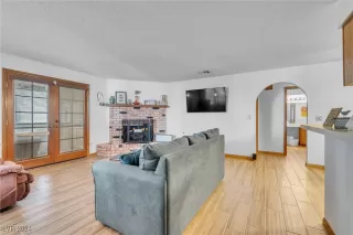 Photo #6: 2610685 Listing