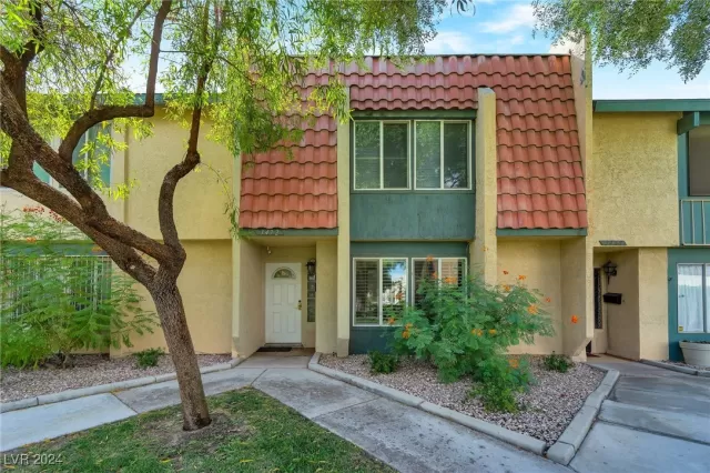 MLS: 2610705 Condo For Sale