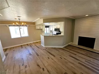 Photo #3: 2610707 Listing