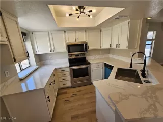 Photo #5: 2610707 Listing