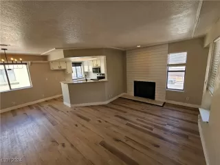 Photo #6: 2610707 Listing