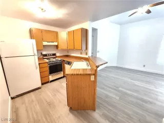 Photo #4: 2610708 Listing 