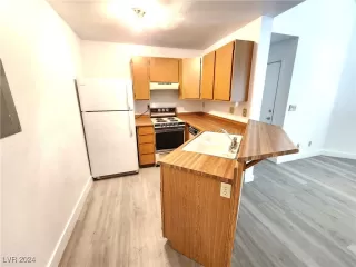 Photo #5: 2610708 Listing 