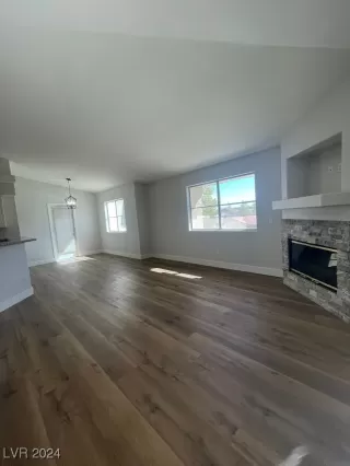 Photo #1: 2610717 Listing 