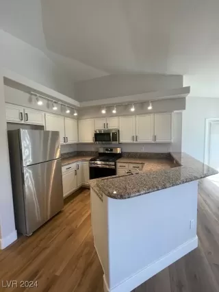 Photo #3: 2610717 Listing 