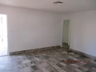 Photo #1: 2610719 Listing 