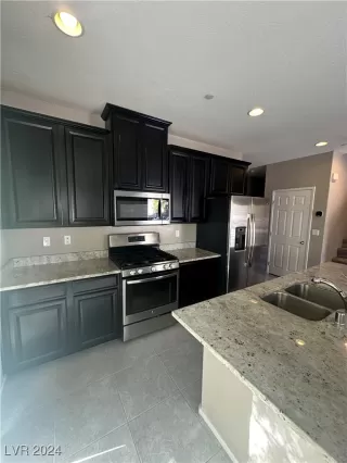 Photo #1: 2610724 Listing 