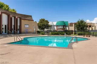 Photo #2: 2610725 Listing