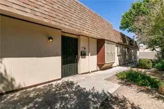 Photo #4: 2610725 Listing