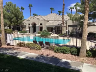 Photo #3: 2610728 Listing 