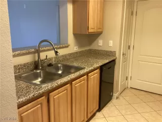 Photo #4: 2610728 Listing 