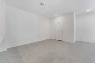 Photo #2: 2610733 Listing 