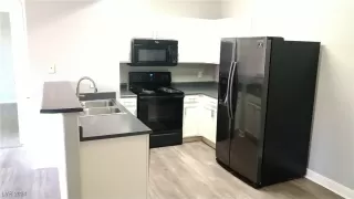 Photo #2: 2610742 Listing 