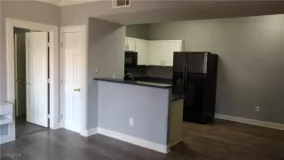 Photo #4: 2610742 Listing 