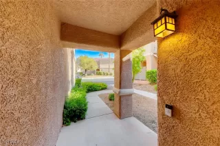 Photo #3: 2610750 Listing