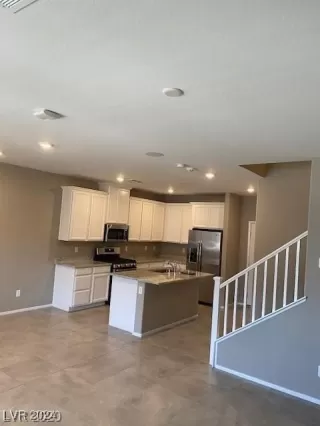 Photo #4: 2610807 Listing 