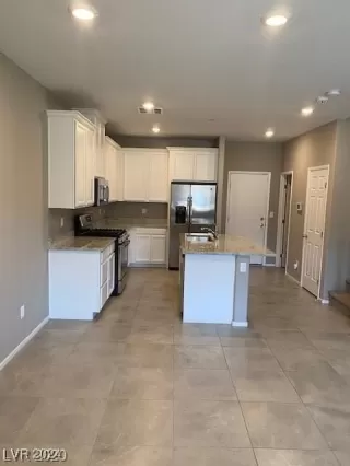 Photo #5: 2610807 Listing 