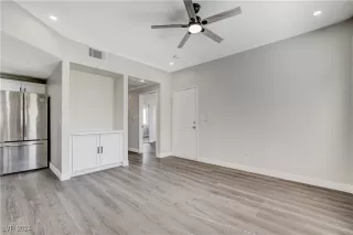 Photo #4: 2610810 Listing