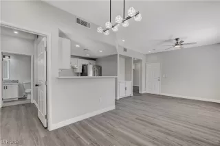 Photo #6: 2610810 Listing