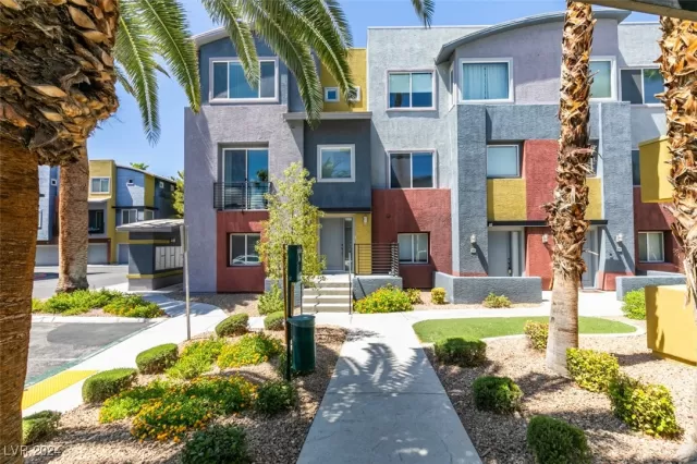 MLS: 2610821 Condo For Sale