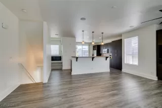 Photo #6: 2610821 Listing 