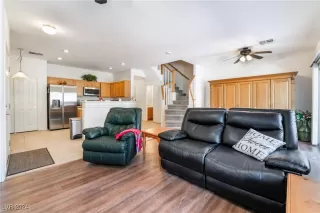 Photo #3: 2610836 Listing