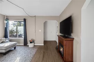 Photo #2: 2610838 Listing 