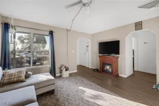 Photo #6: 2610838 Listing 