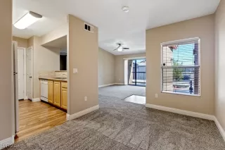 Photo #3: 2610855 Listing 