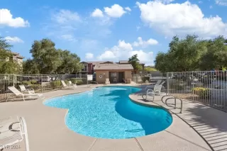 Photo #6: 2610855 Listing 