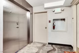 Photo #6: 2610876 Listing 