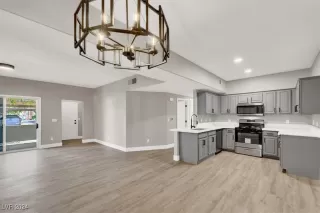 Photo #6: 2610880 Listing