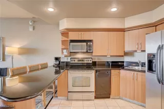 Photo #4: 2610892 Listing