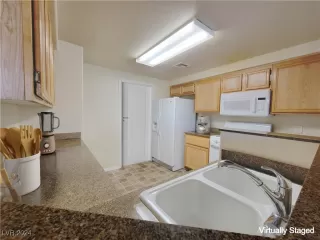 Photo #2: 2610896 Listing