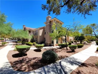 Photo #5: 2610896 Listing