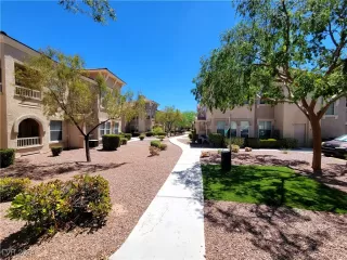 Photo #6: 2610896 Listing