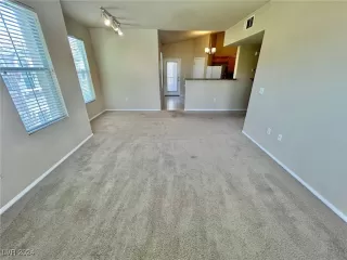 Photo #4: 2610931 Listing 