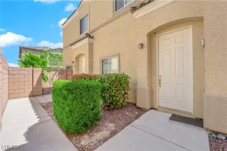 Photo #2: 2610985 Listing