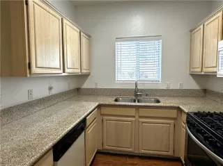 Photo #6: 2610990 Listing 