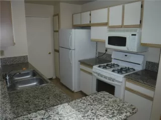 Photo #2: 2610994 Listing 