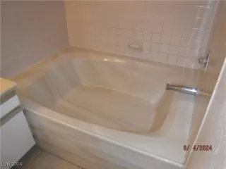 Photo #4: 2610994 Listing 