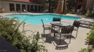 Photo #6: 2610994 Listing 