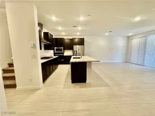 Photo #6: 2611019 Listing 