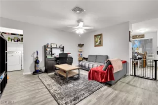 Photo #3: 2611049 Listing