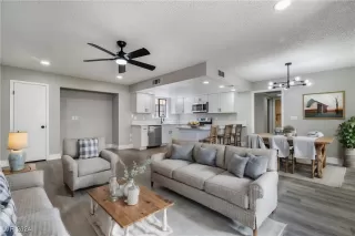 Photo #5: 2611055 Listing