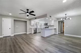 Photo #6: 2611055 Listing