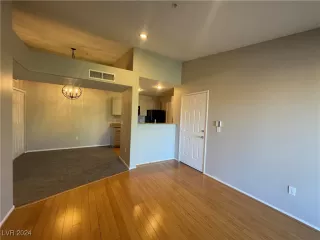 Photo #3: 2611063 Listing 