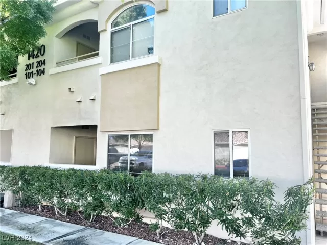MLS: 2611067 Condo For Sale