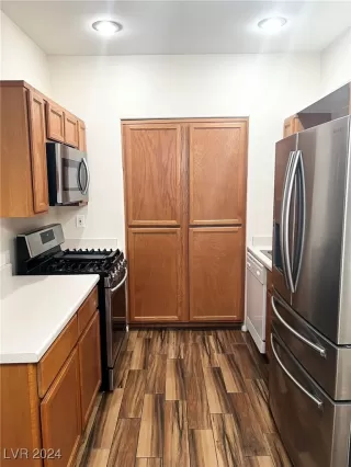 Photo #1: 2611067 Listing